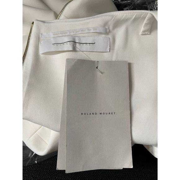 ROLAND MOURET
Galata cutout crepe gown - Picture 9 of 9